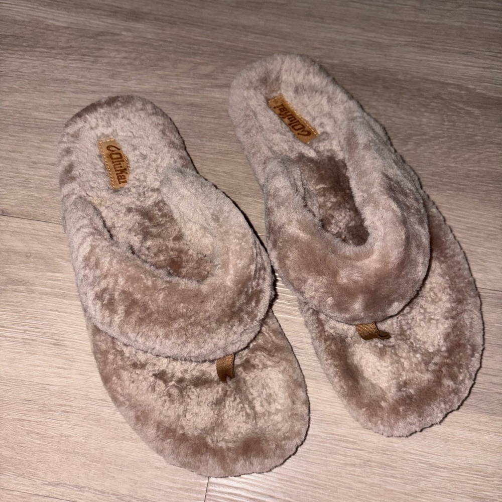 OluKai Kipea Heu Genuine Shearling Slide Thong Sandal 10